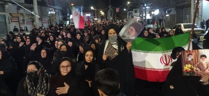 مشت محکم نورآبادی‌ها بر دهان یاوه‌گوی ترامپ در شب هفتم شهادت رهبر انقلاب
