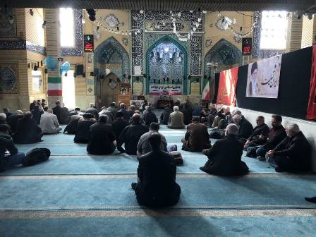 مسجدی که در شب‌های جنگ تریبون اتحاد و مقاومت شده است