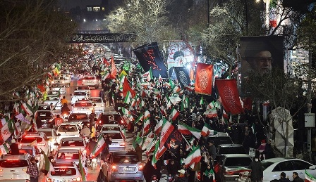 مسجدی که در شب‌های جنگ تریبون اتحاد و مقاومت شده است