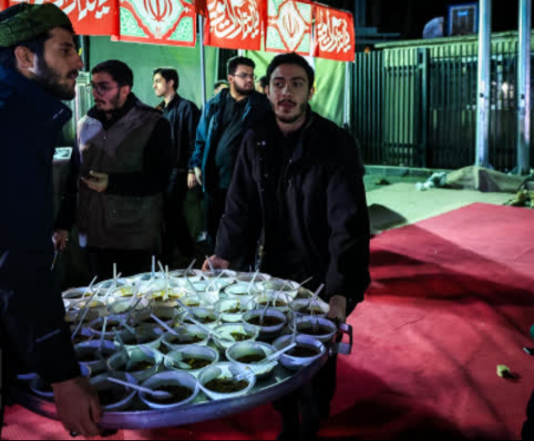 مسجدی که در شب‌های جنگ تریبون اتحاد و مقاومت شده است