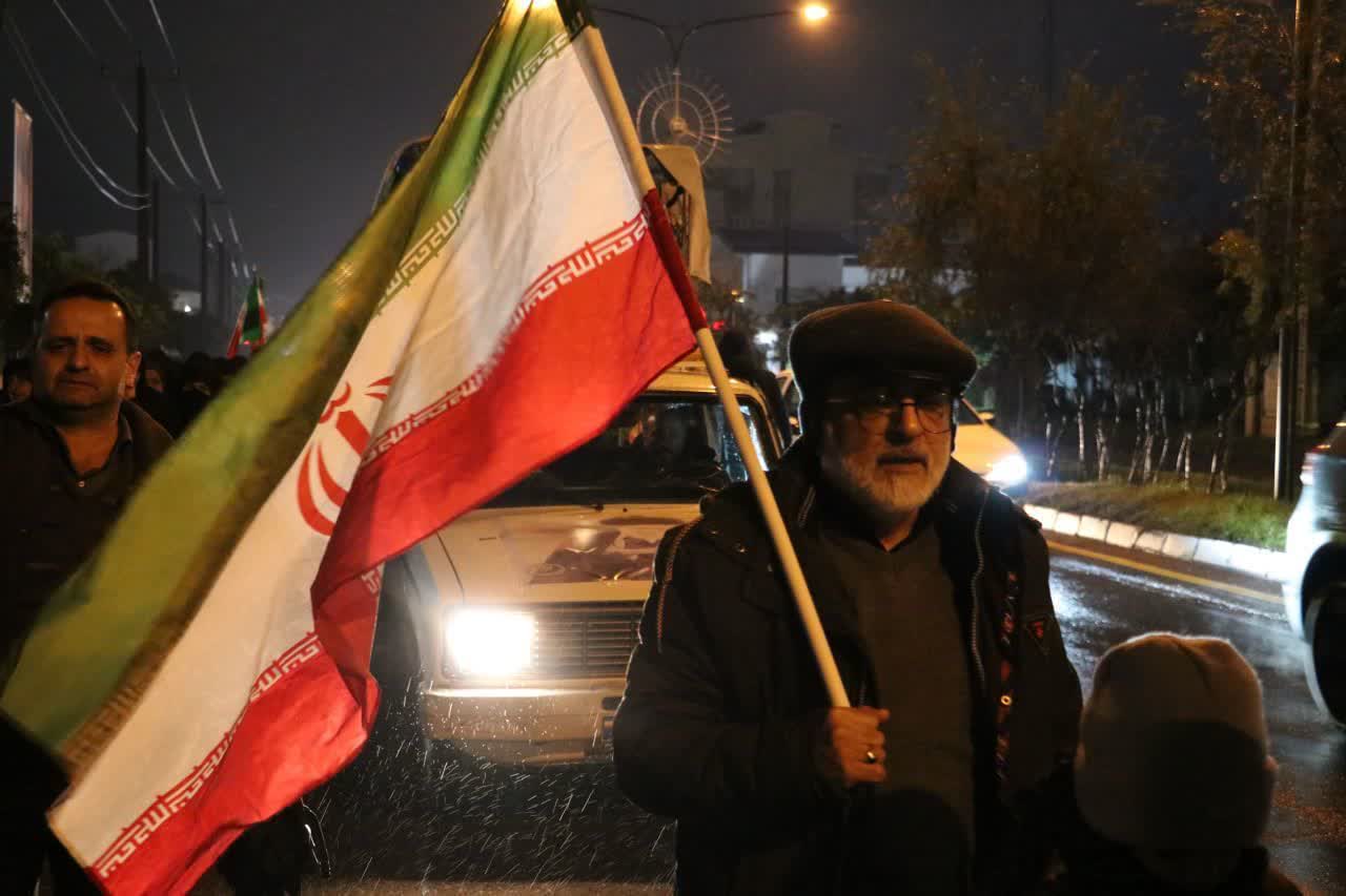 جلوه‌ای از قرار هفتم گیلانی‌ها در زیر بارش باران