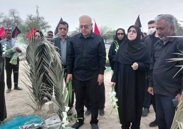 حضور سخنگوی دولت بر مزار شهدای دانش‌آموز میناب