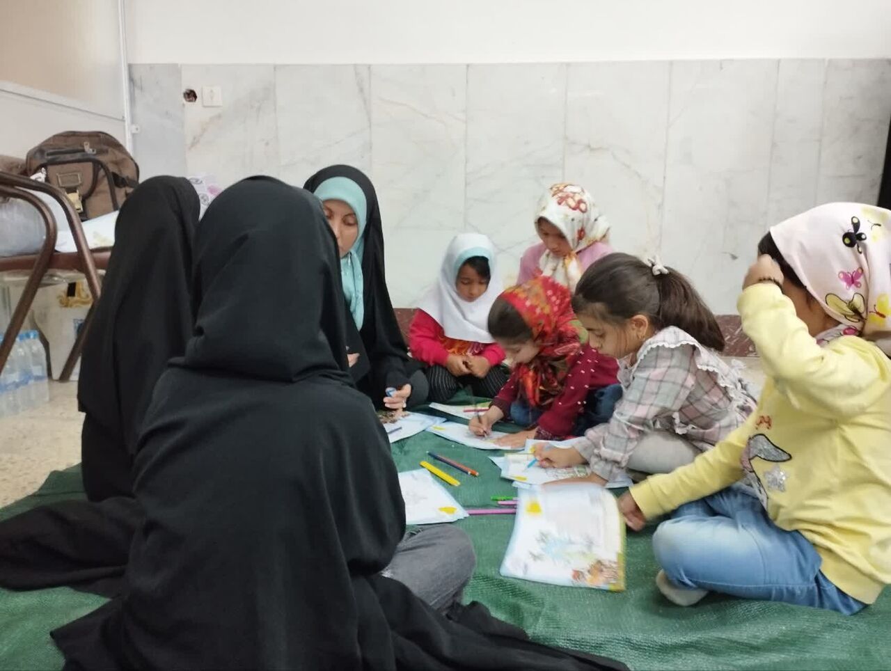 مسجد صاحب‌الزمان(عج) شهرکرد؛ پایگاه همدلی و پشتیبانی مردمی در روزهای جنگ