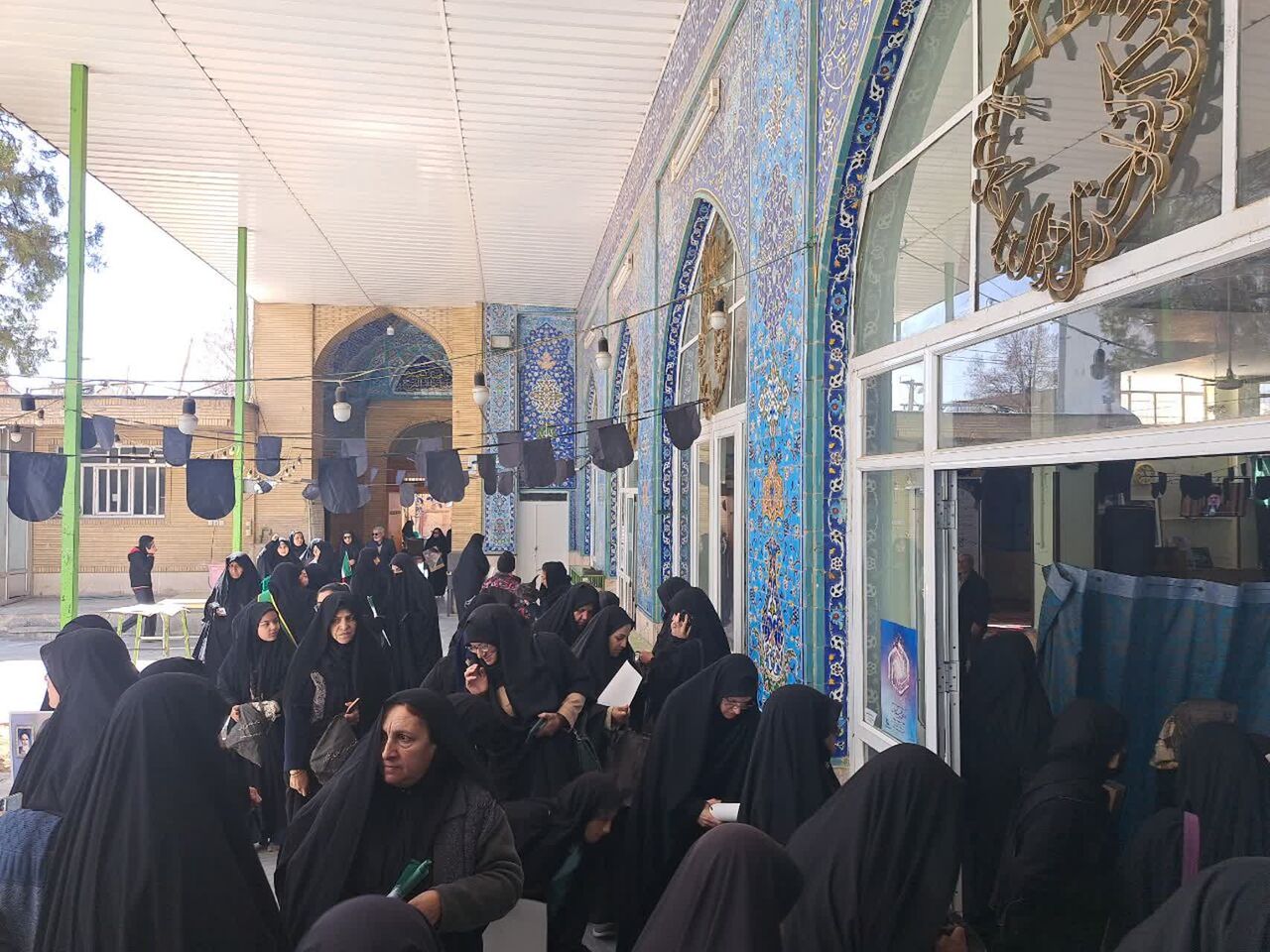 مسجد صاحب‌الزمان(عج) شهرکرد؛ پایگاه همدلی و پشتیبانی مردمی در روزهای جنگ