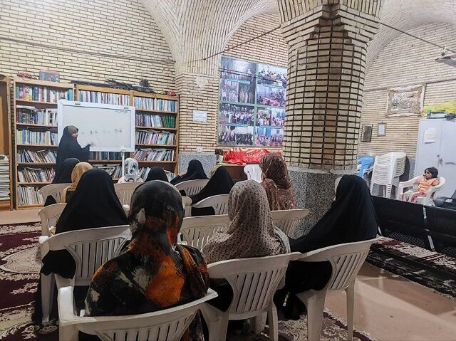 نمایشگاه یادمان تا سفره‌های افطاری ۷۰۰ نفره/هشتبندی در سوگ امام شهید انقلاب و شهدای دانش‌آموز