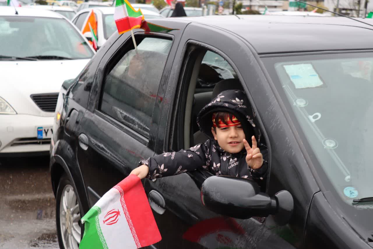 برپایی کاروان خودرویی بیعت با سومین رهبر انقلاب اسلامی در گیلان