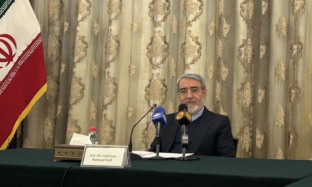 رحمانی فضلی: پایگاه‌ها و منافع آمریکا در کشورهای همسایه هدف حملات ما بوده‌اند