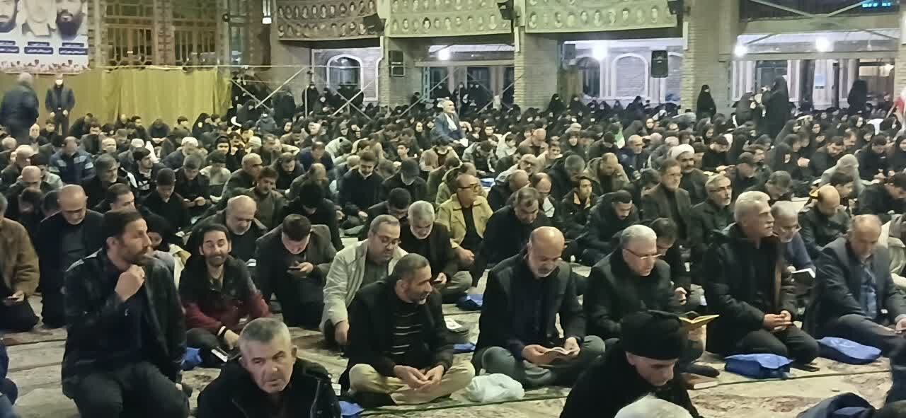 مازندران در اولین شب قدر در آغوش قرآن و پرچم&nbsp;