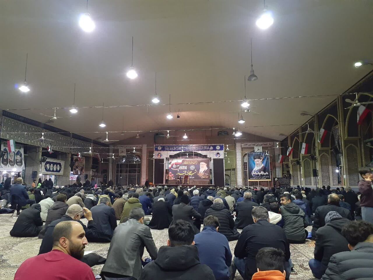 مازندران در اولین شب قدر در آغوش قرآن و پرچم&nbsp;