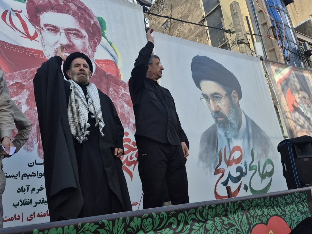 حضور شبانهروزی مردم در صحنه دشمن را دیوانه کرده است