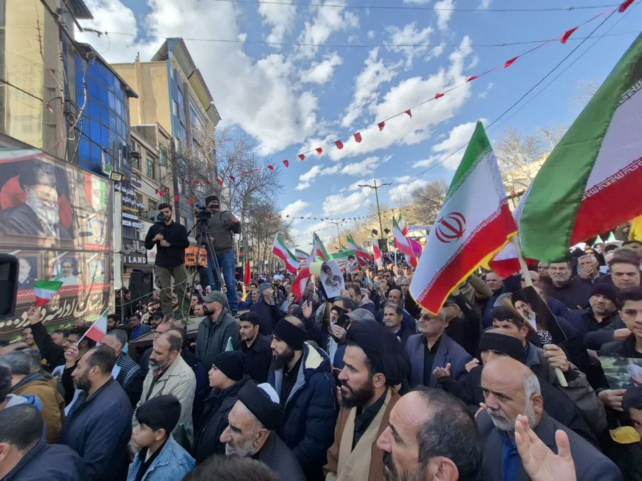 حضور شبانه‌روزی مردم در صحنه دشمن را دیوانه کرده است