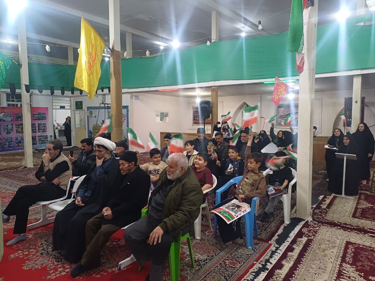 مردم صالح آباد اراک «پای کار انقلاب»؛ از کاروان خودرویی تا اشک ماتم برای رهبر شهید