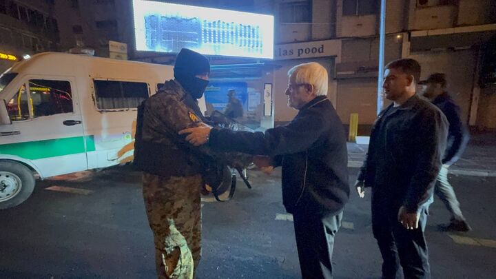 بازدید شبانه معاون اول رئیس‌جمهور از ایستگاه‌های بازرسی فراجا در تهران
