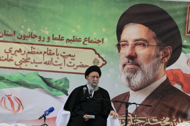 تبعیت شرعی و قانونی از رهبر جدید، وظیفه همگان است 