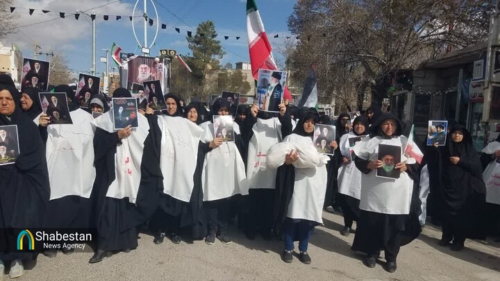 حمایت بانوان کفن پوش بوانات از پاسخ به تجاوز دشمن به کشور