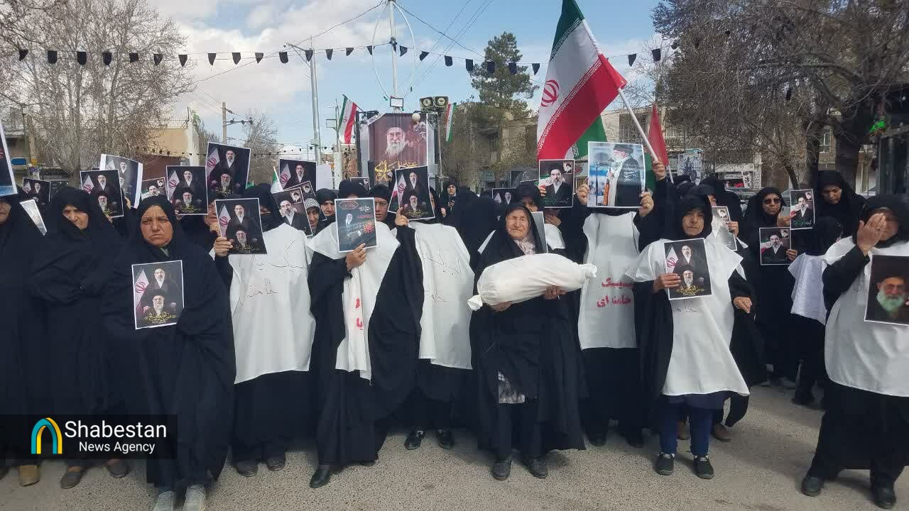 حمایت بانوان کفن پوش بوانات از پاسخ به تجاوز دشمن به کشور