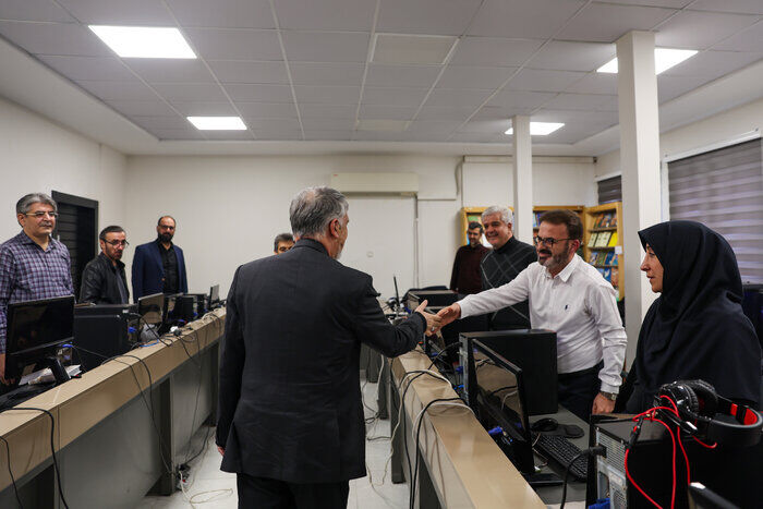 وزیر فرهنگ: دشمنان به فروپاشی از درون امیدوار بودند/ایستادگی مردم در برابر جنگافروز