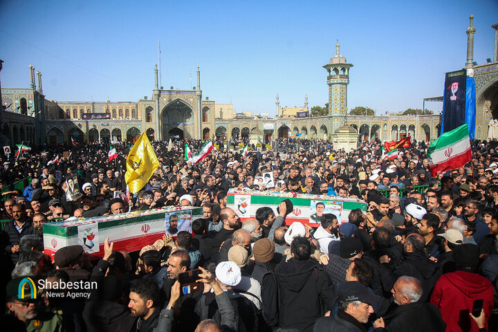 مراسم تشییع ۸ شهید حمله آمریکایی_صهیونی در قم برگزار شد