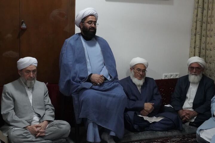 دشمن نتوانست مانع انتخاب رهبر شود؛ علمای اهل‌سنت پیشگام حمایت از انقلاب هستند