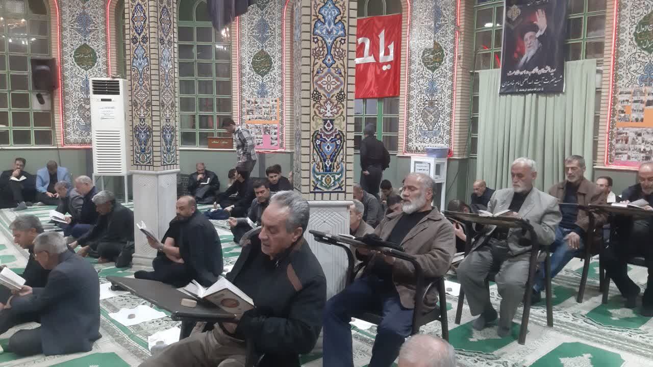 مراسم احیای شب قدر با حضور پرشور مردم در مسجد سلمان فارسی برگزار شد
