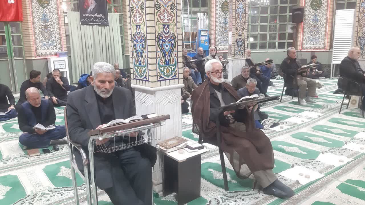 مراسم احیای شب قدر با حضور پرشور مردم در مسجد  سلمان فارسی برگزار شد