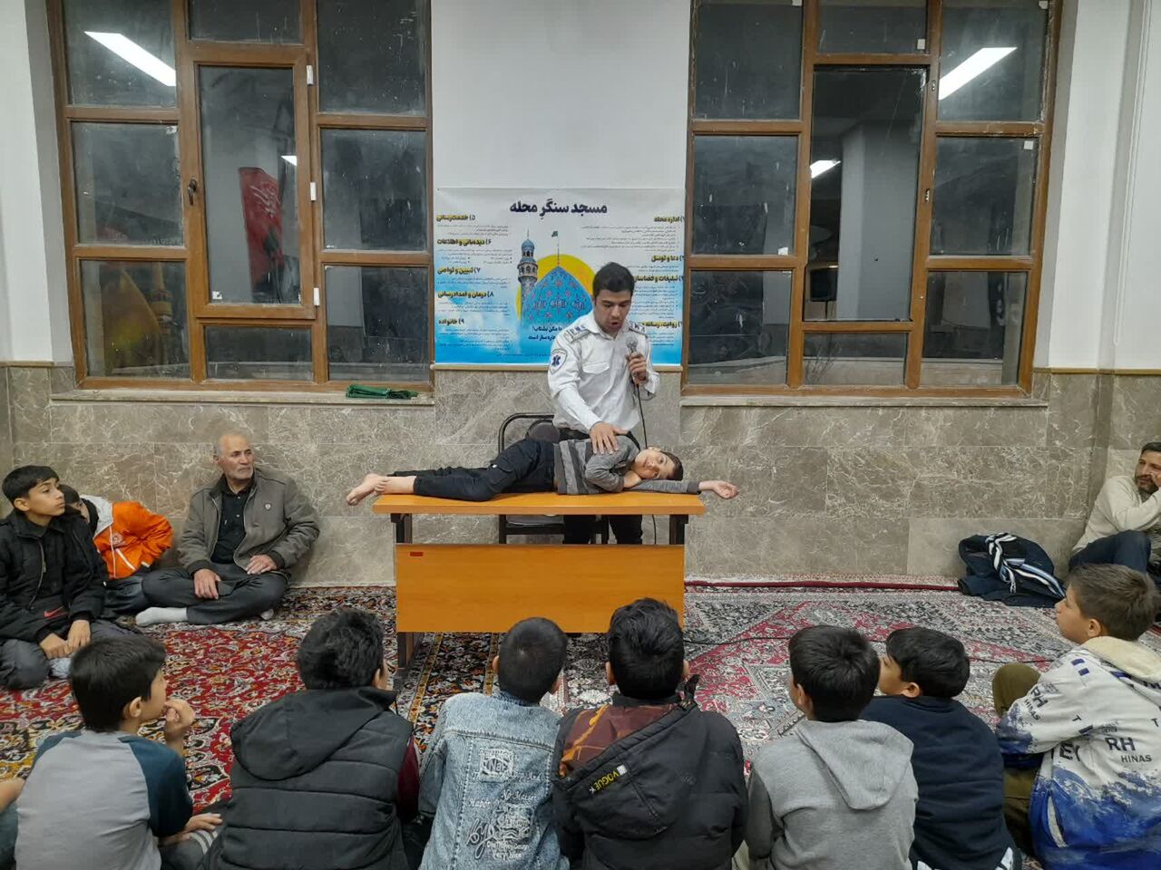 برگزاری دوره آموزش امداد و نجات در شرایط جنگی برای ساکنان کوی کوثر اراک