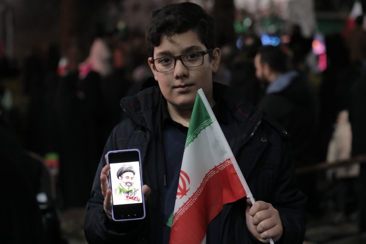 اینجا رشت، میدان وفاداری