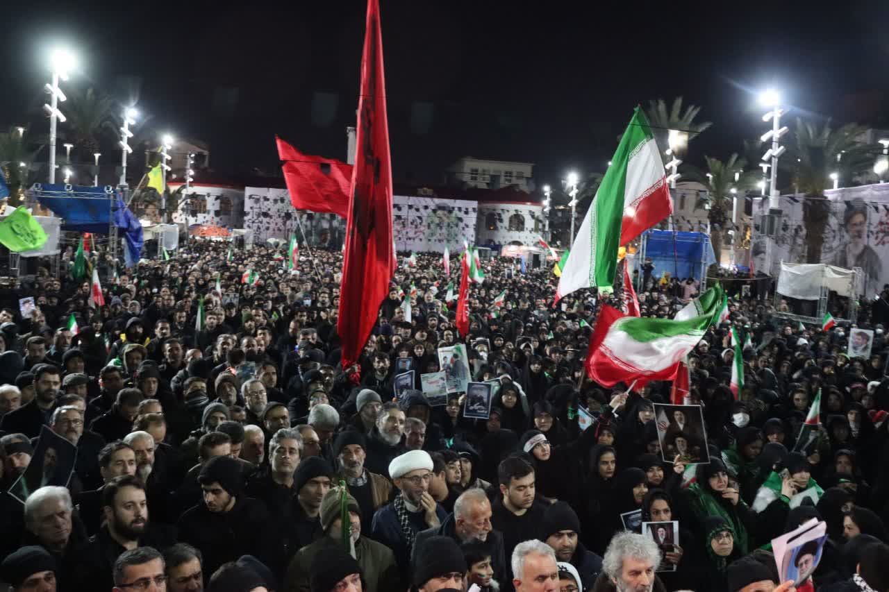 اینجا رشت، میدان وفاداری