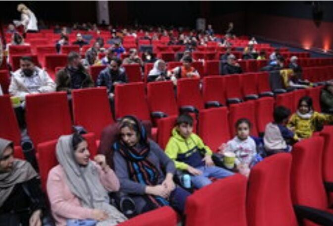 بازگشایی محدود سینماها در شهرهای آرام‌تر  از ۲۲ اسفند