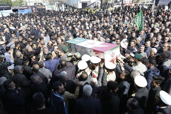 تشییع باشکوه پیکر شهید «فرزین کمالی»، مدافع ناو جماران در گرگان