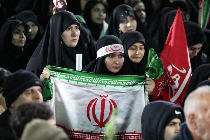 اینجا رشت، میدان وفاداری