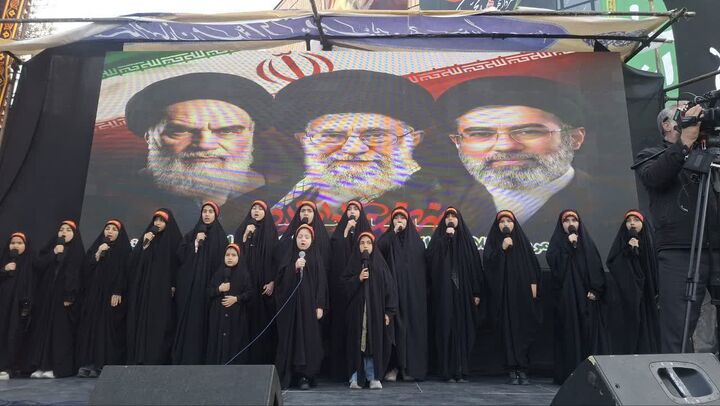 «نغمه‌های فاطمی» و «نغمه‌های آسمانی» در میدان شهدا طنین‌انداز شد