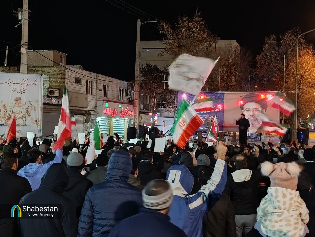 قروه یکصدا علیه صهیونیسم؛ لبیک مردم به رهبر انقلاب در تجمعی پرشور