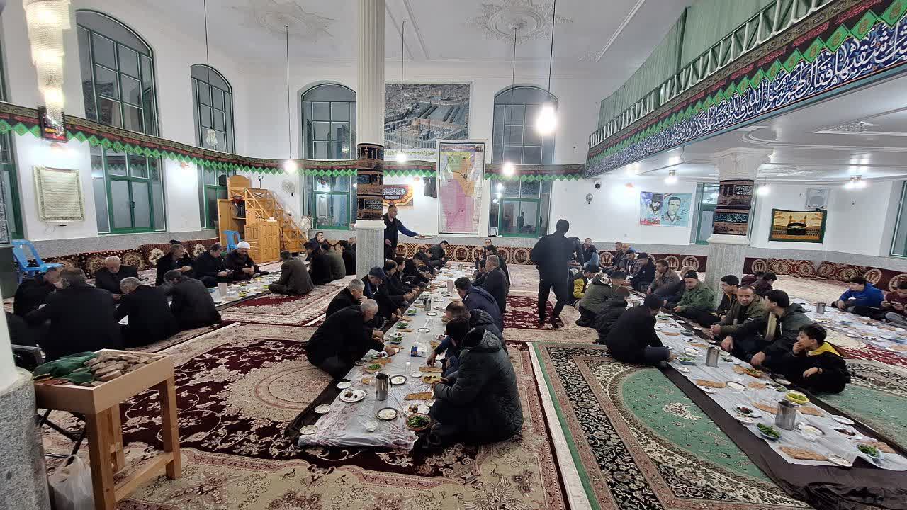 طعم خوش همدلی و صمیمیت در سفره‌های ساده افطار مساجد گیلان