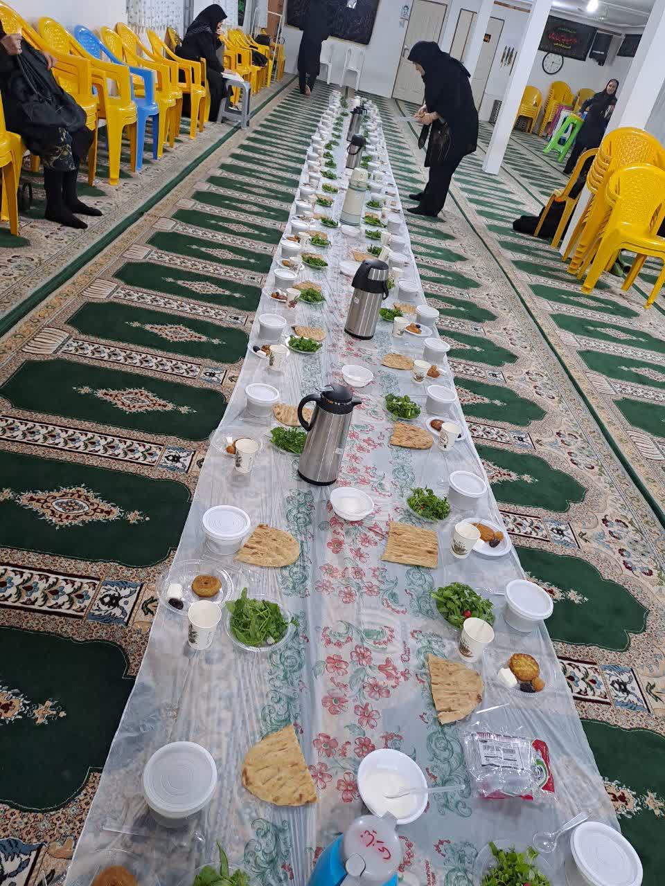 طعم خوش همدلی و صمیمیت در سفره‌های ساده افطار مساجد گیلان