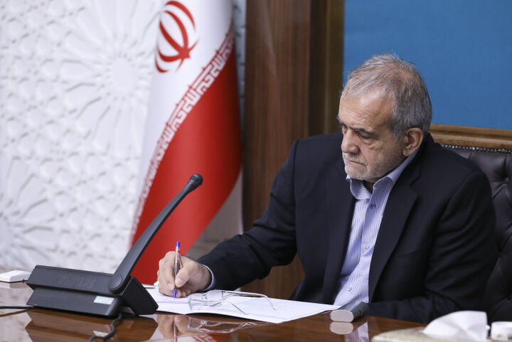 دکتر پزشکیان در پیامی درگذشت معاون نخست وزیر عمان را تسلیت گفت