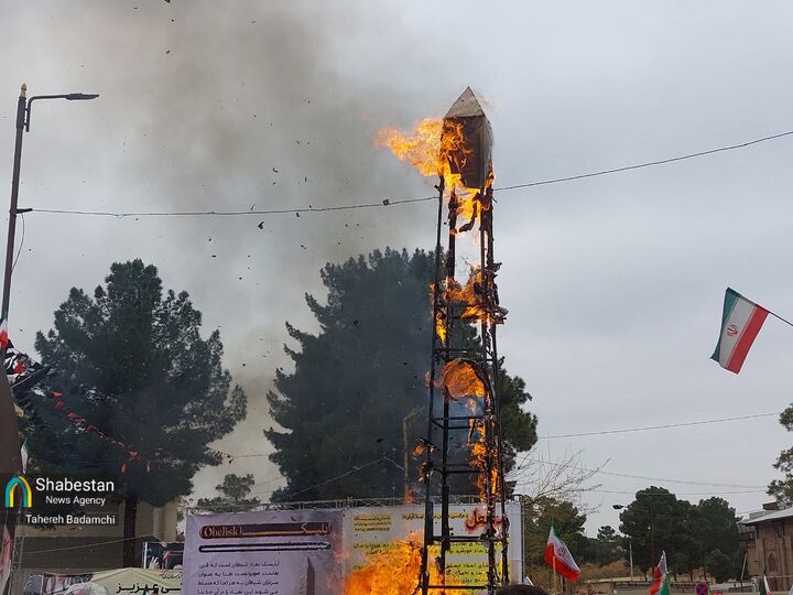 کرمانی‌ها بت بعل را در روز قدس به آتش کشیدند