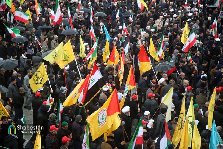 حضور باشکوه مردم در راهپیمایی روز قدس، زیر باران و بمباران نشان باور به قدس و فلسطین دارد