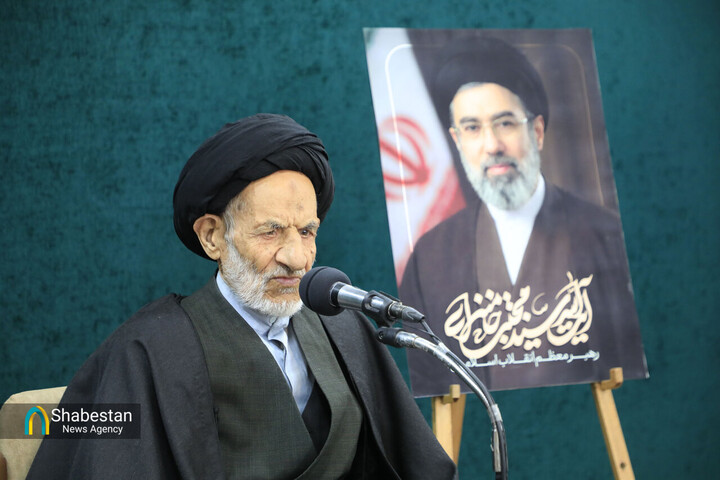 رسانه ها، هویت نسل آینده را از فریب استکبار تطهیر کنند