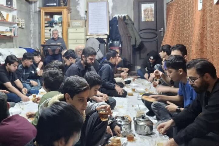 برپایی چهارمین سفره افطاری به یاد قائد امت در مسجد فاطمه الزهرا(س)