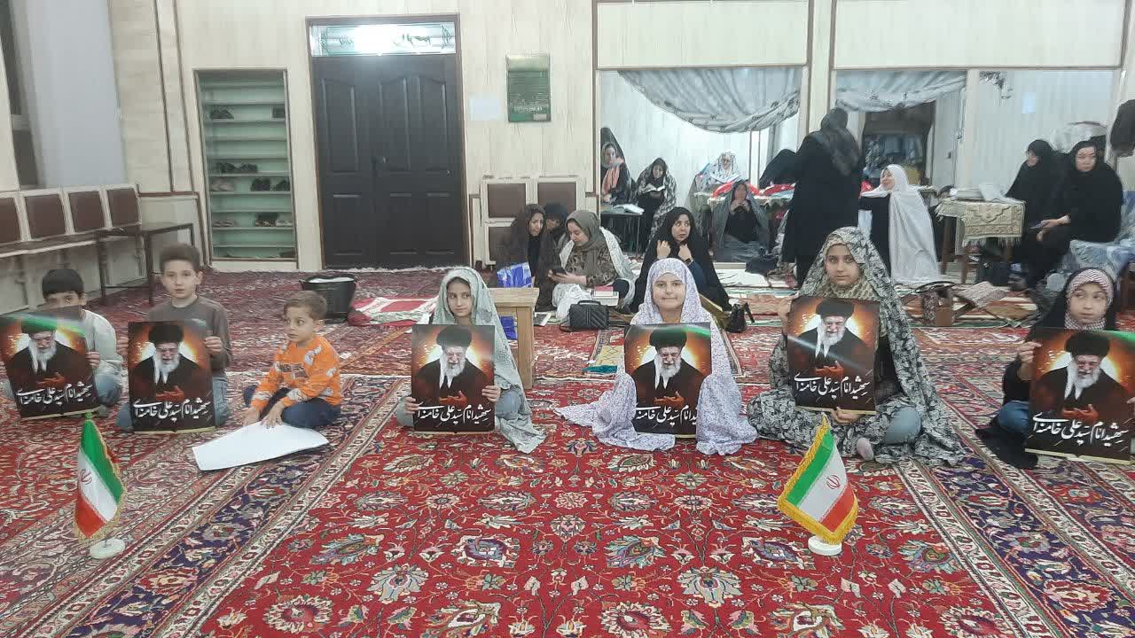 از مسجد تا دیوار؛ دلنوشته نوجوانان ارومیهای برای رهبر شهید