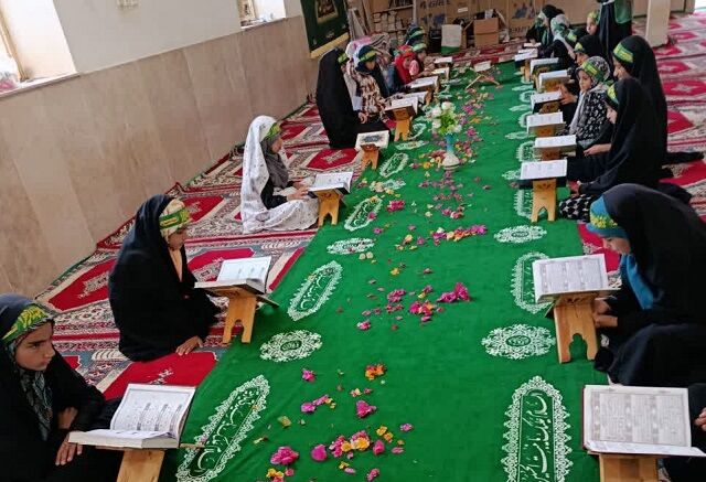 جهاد فرهنگی کانون تخصصی زینبیه در روستای درجادون؛ از محافل قرآن تا نشست‌های تبیینی جنگ تحمیلی دشمن
