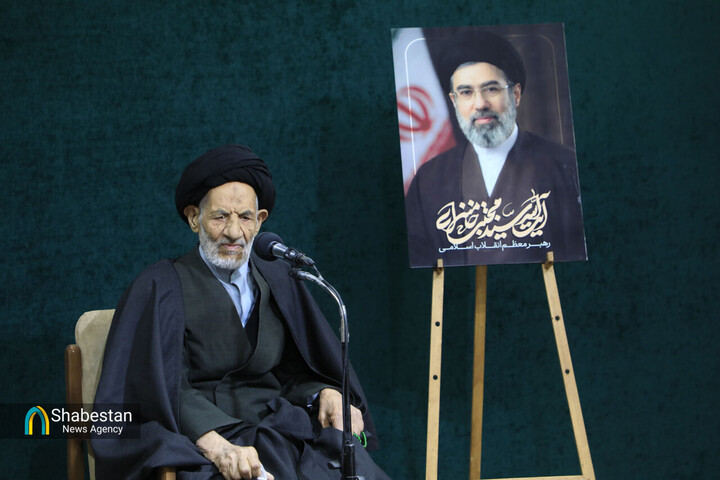 دانشگاه تبدیل به پایگاه روشنگری قانون شود