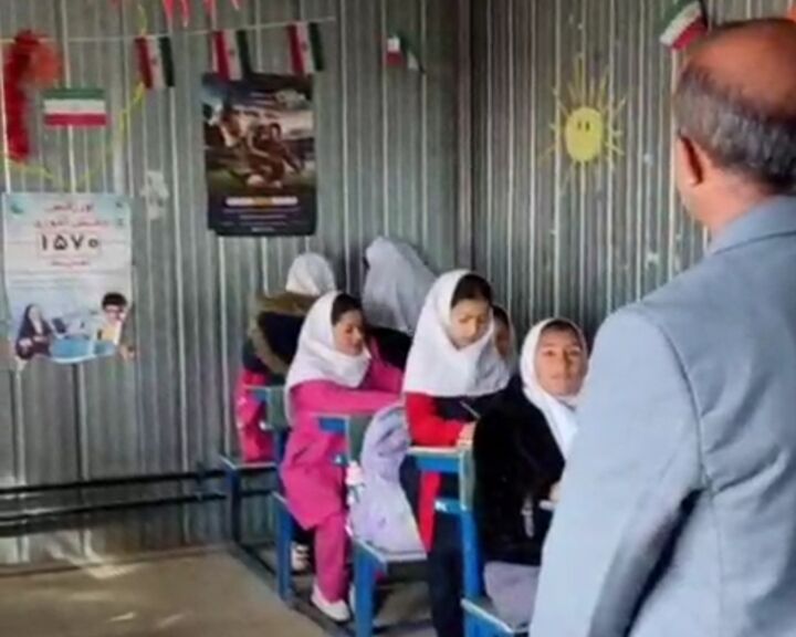 آتش دانش در دل تاریکی جنگ؛ وقتی یک معلم کلاس عشق و وطن را روشن کرد