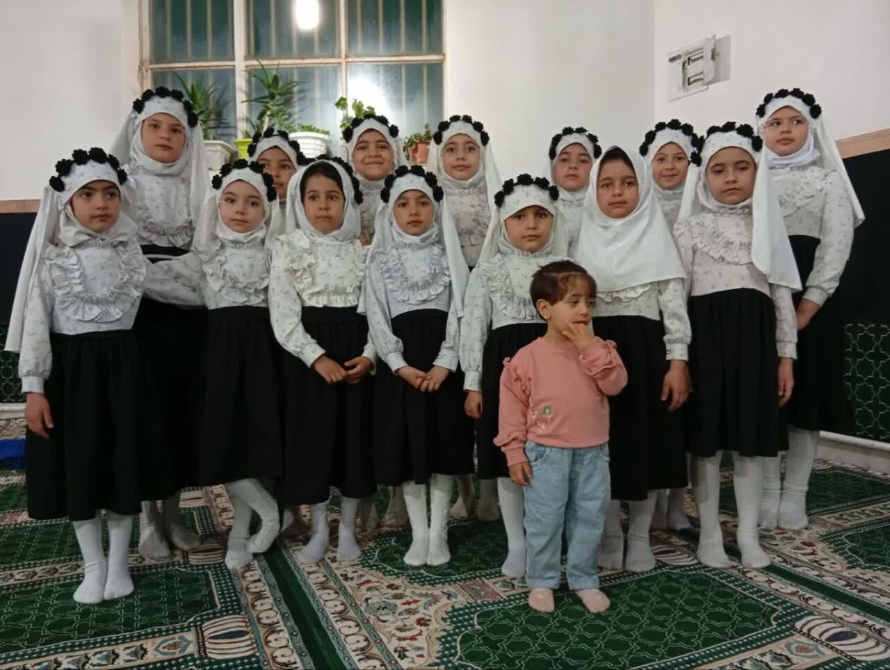 «شمیم یاس» تلخاب، طنین‌ سرودهای حماسی و مذهبی در محافل عبادی و آیینی