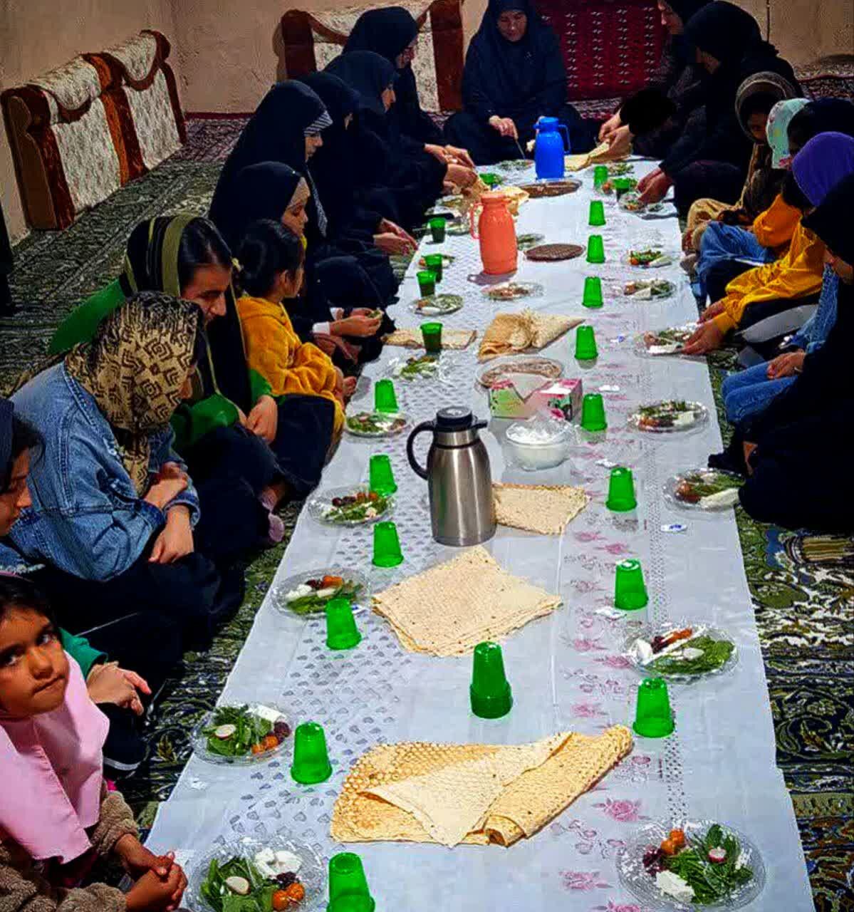 افطاری و نماز جماعت، نمادی از وحدت در سالارآباد