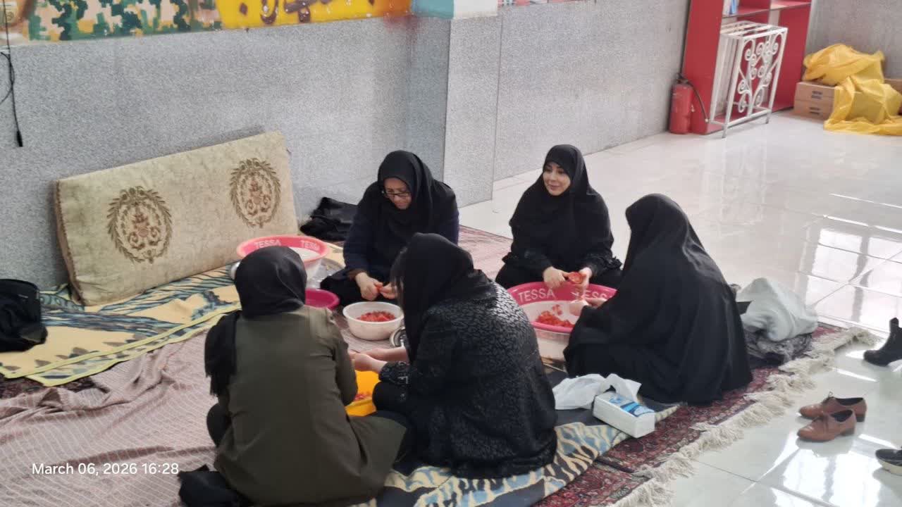 از ختم قرآن تا افطاری ۱۵۰ نفره هر شب در خوی