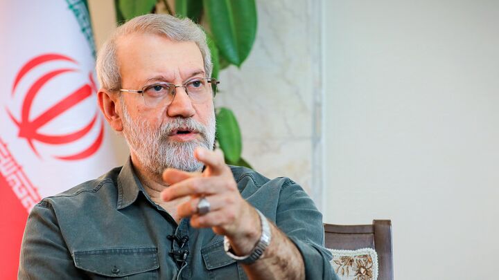 بازدید شهید لاریجانی از موکب کانون جوادالائمه(ع) بچه‌های مسجد در اربعین ۱۴۰۴ + فیلم