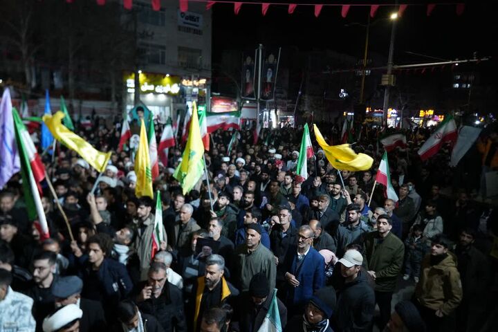 اجتماع دشمن‌شکن خرم‌آبادی‌ها در شب چهارشنبه‌سوری
