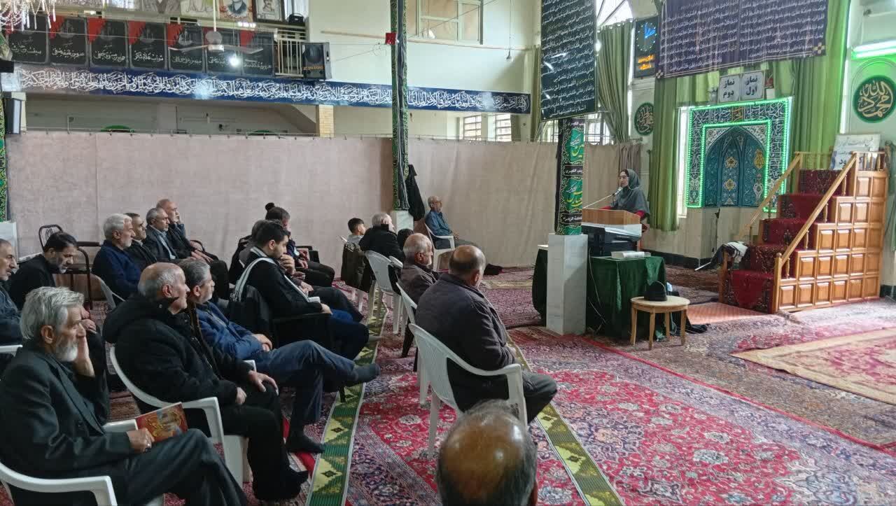 آموزش بیش از ۸۰۰ شهروند در مساجد طی ۱۷ روز نخست جنگ رمضان